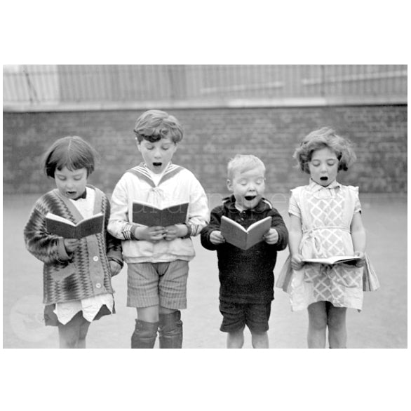 schwarz-weiße Postkarte die goldenen Zwanziger