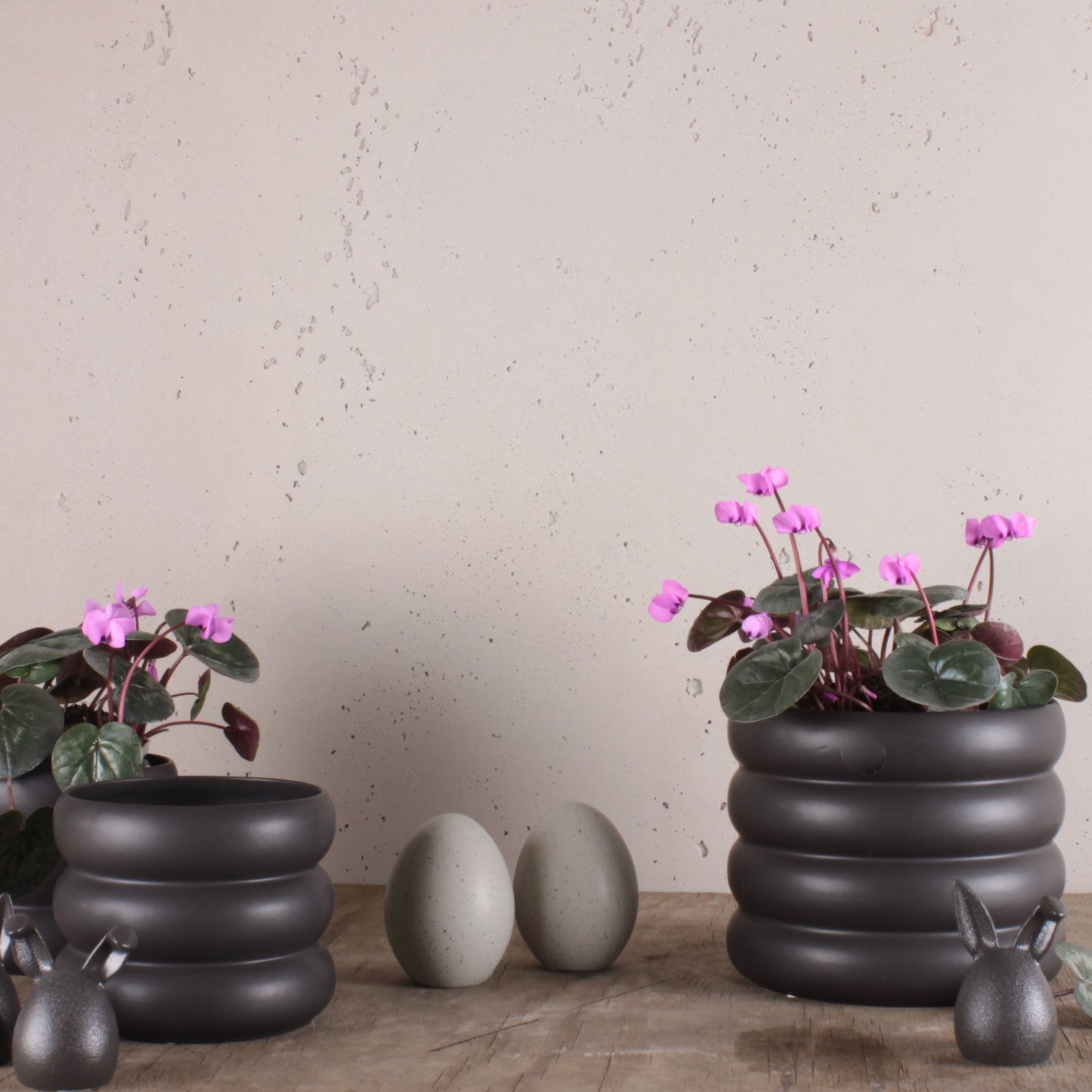 DBKD Blumentopf Mud schwarz small Medium monochrome-home