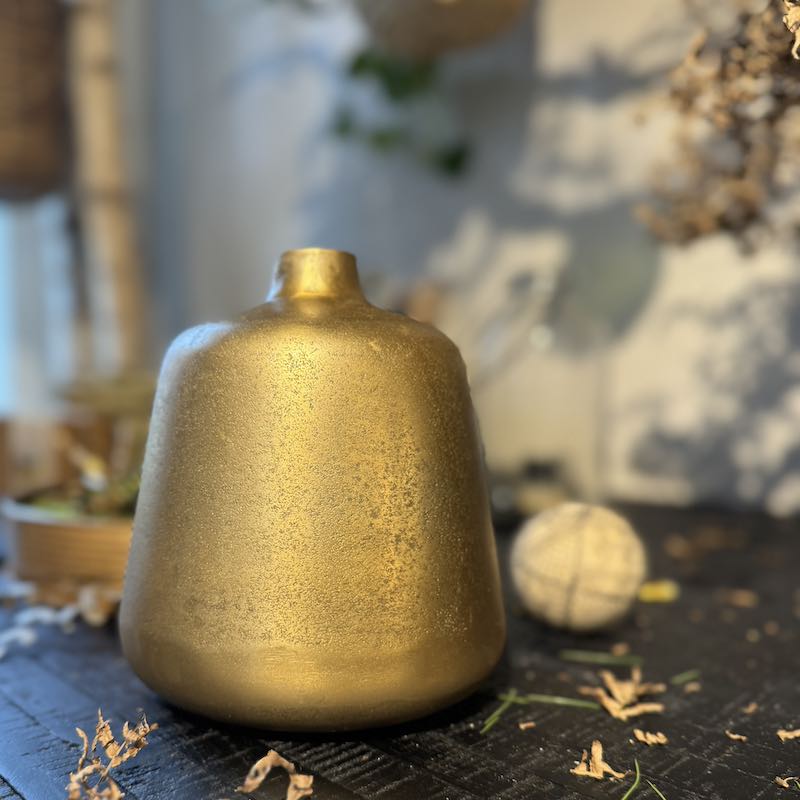 goldene Metallvase in zwei Größen