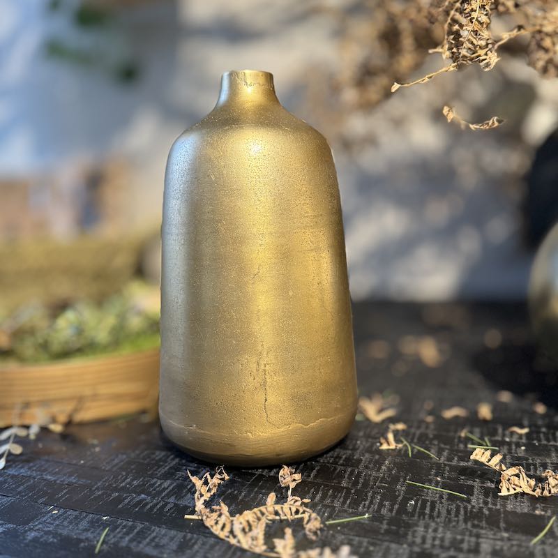 goldene Metallvase in zwei Größen