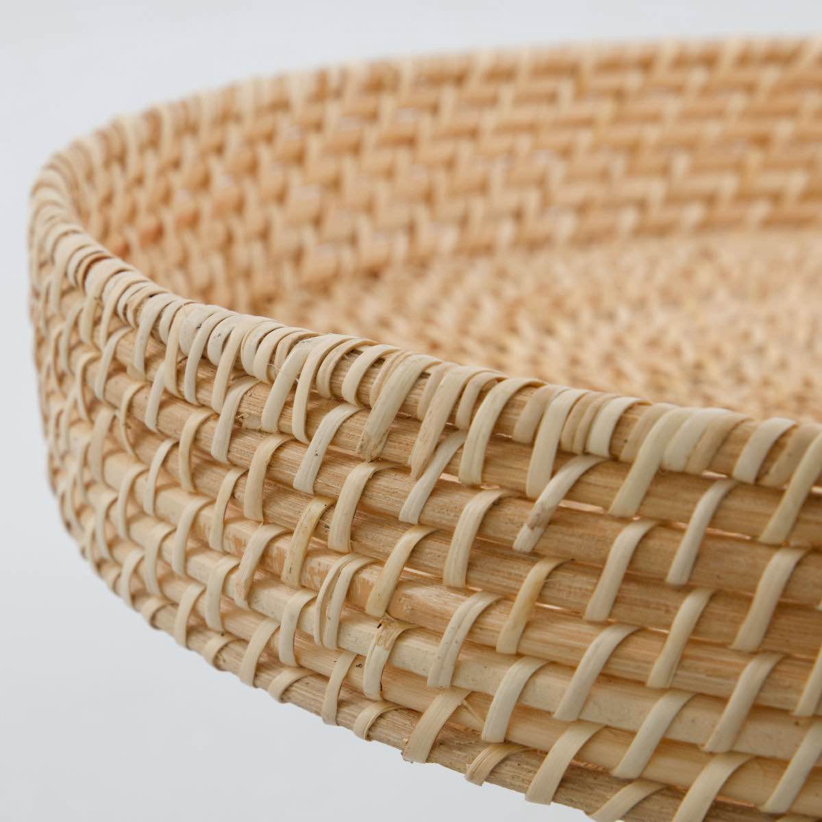 stabiles Tablett TAAN aus Rattan