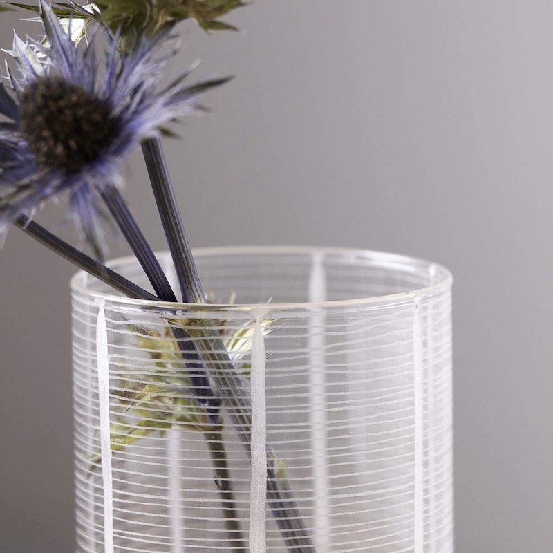 Teelichtglas mit einem feinen weißen Mustern 2 Größen