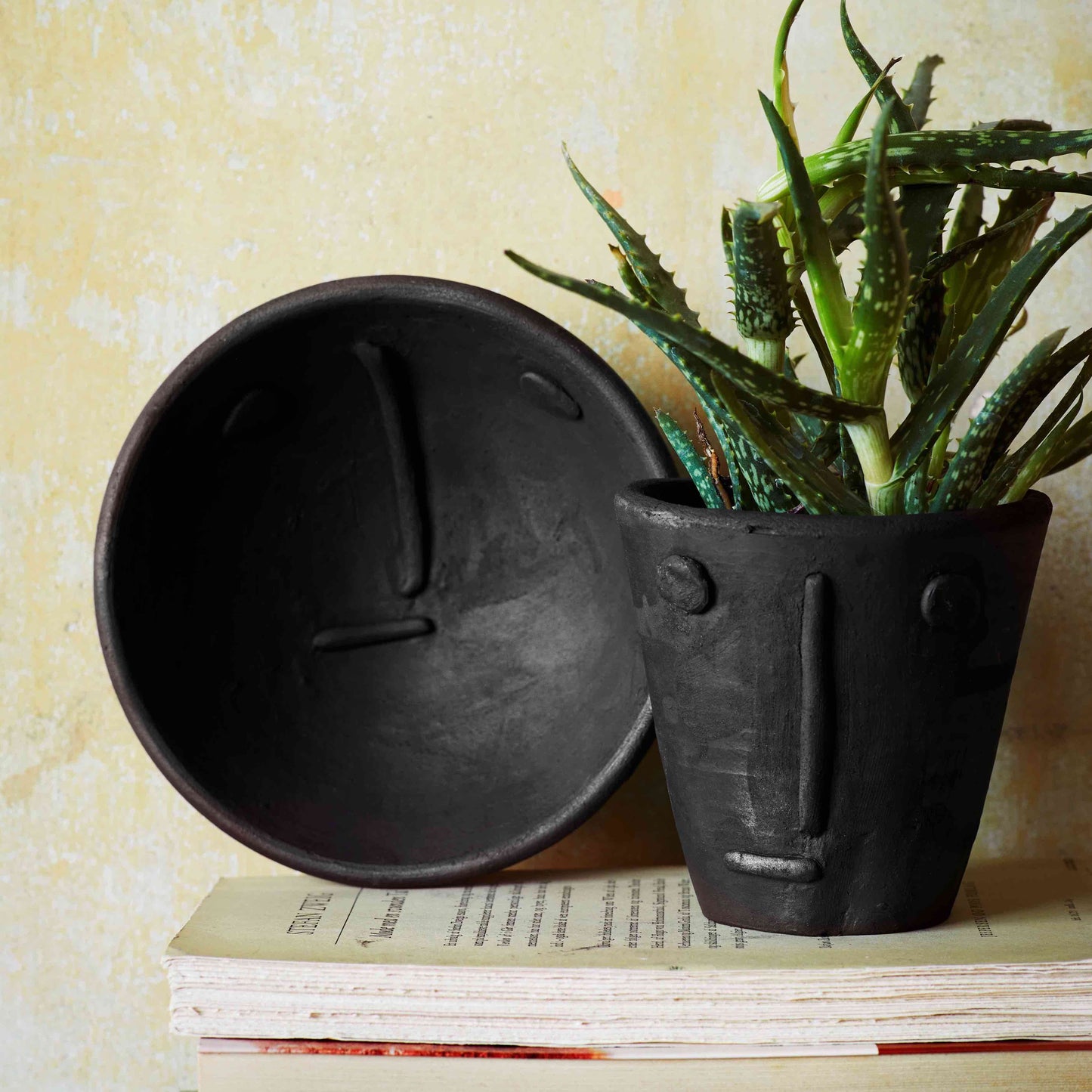 Clay Face imprint Schale Tonschale Gesicht Madam Stoltz, monochrome-home Buxtehude