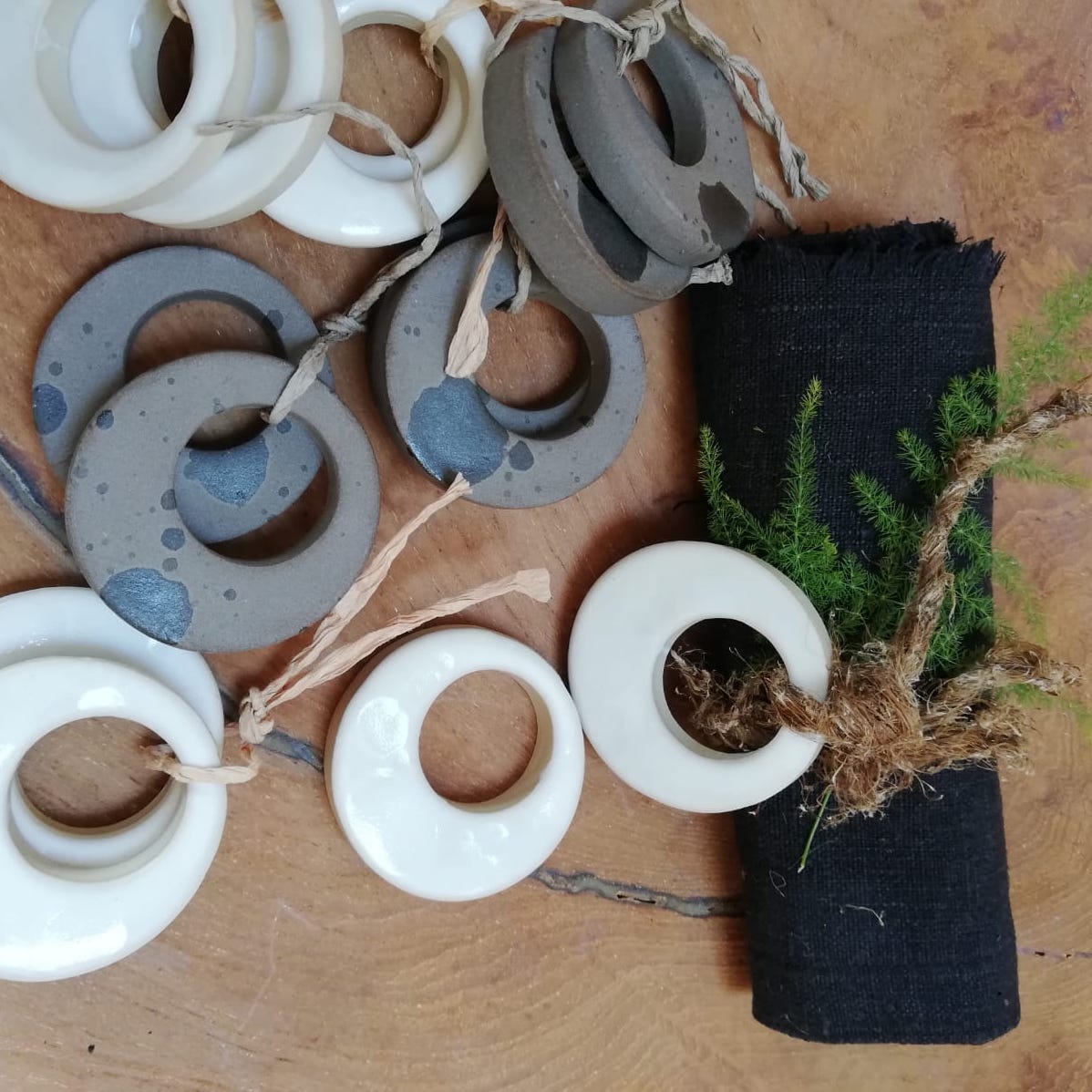Mia Englund, skandinavische Keramik, Serviettenringe, Eierbecher, monochrome-home Buxtehude