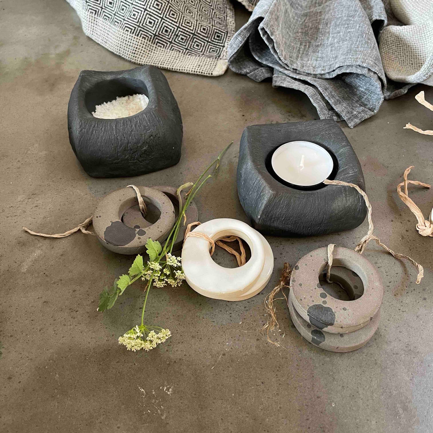 Mia Englund Keramik, Teelichthalter, Salztopf, Keramik, skandinavische Deko, monochrome-home Buxtehude