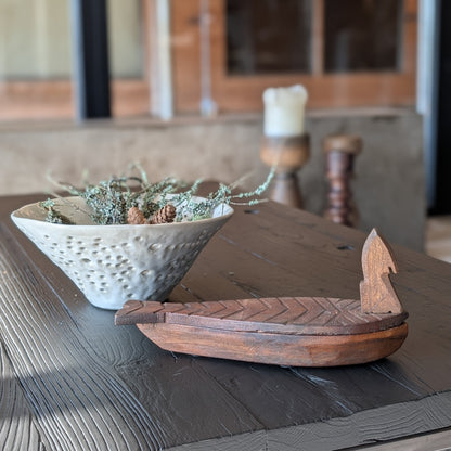 Holzbox mit verschiebbarem Deckel in Form eines Vogels